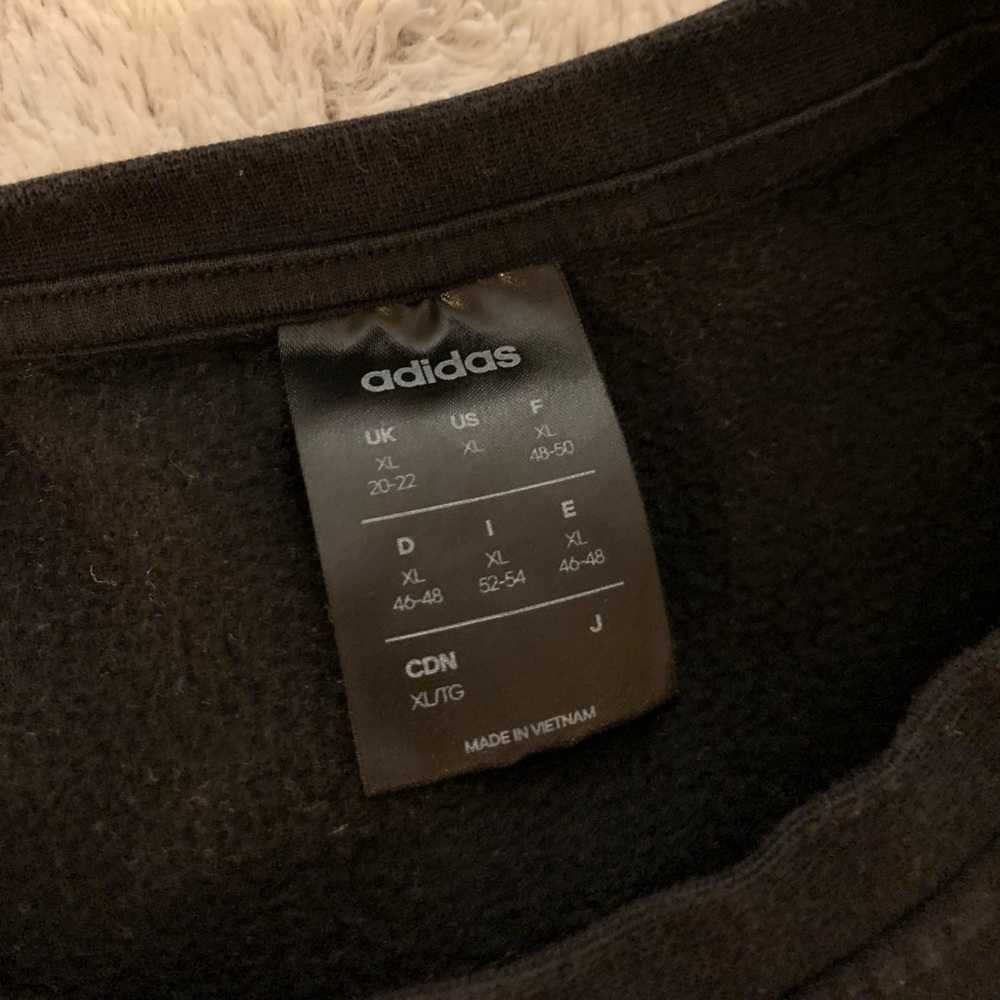 ⚫️⚪️Adidas Sweatshirt! - Picture 4 of 8